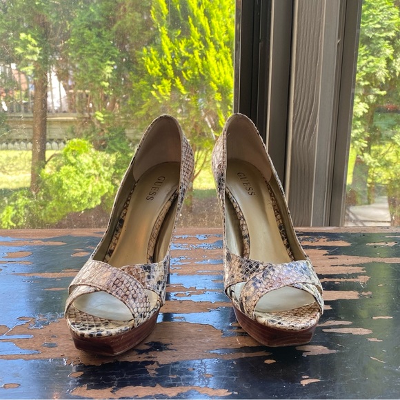 Guess snake skin open toe platform sling back pumps / stilettos 8.5. Free ship - Picture 6 of 10